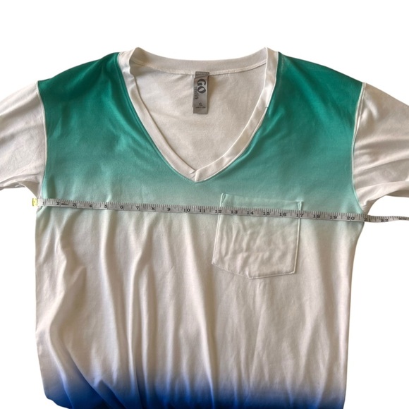 Go Couture Green Blue Ombré V-Neck Pocket T-Shirt women’s size XL New - Picture 2 of 7